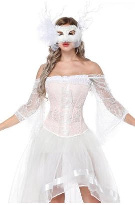 Corset bustier rose et manches en maille blanche, épaules nues et bord volant